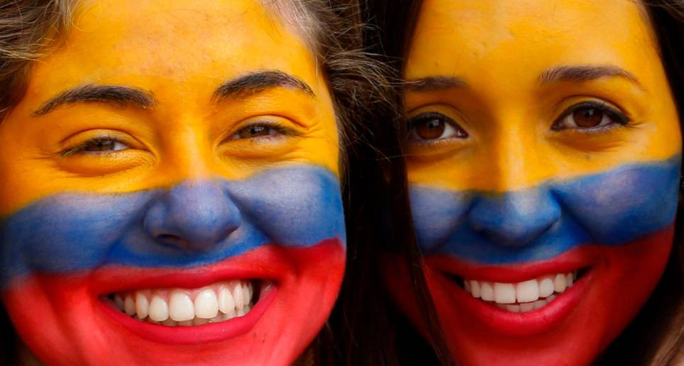 La bandera tricolor es con la que más de identifican los colombiano, el símbolos que más los une. FOTO Carlos Velásquez.