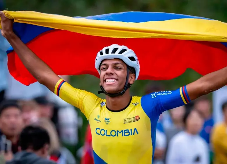 Wilcar Aguilar, uno de los juveniles que ya suma oros para Colombia. Foto: Federación Colombiana de Patinaje.