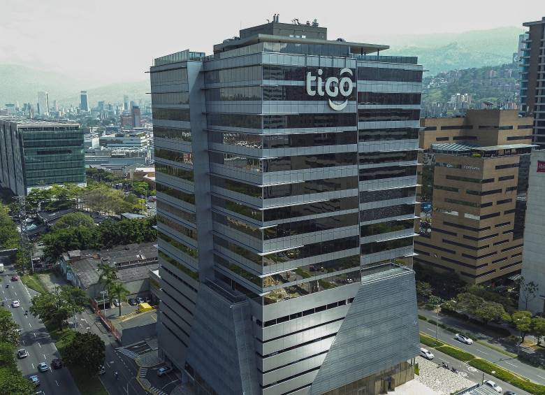 Instalaciones de Tigo-UNE en Medellín. FOTO: Manuel Saldarriaga Quintero