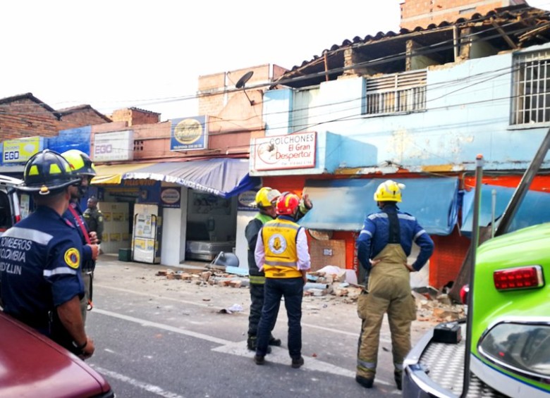 Atienden emergencia en zona de colchonerías en el occidente de Medellín