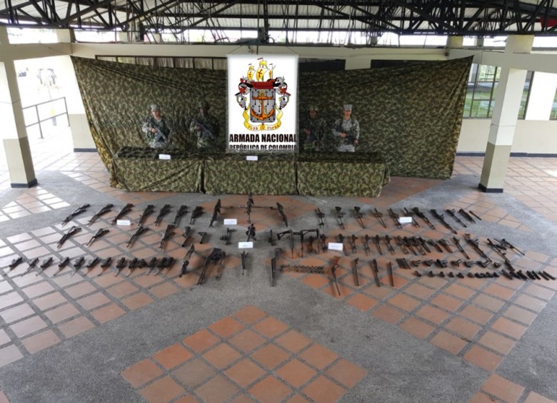 Las armas al parecer pertenecían a la compañía Nestor Tulio Durán del Eln. FOTO ARMADA