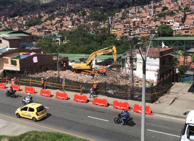 En la estación Acevedo avanzan los trabajos de demolición para el cable. FOTO ALCALDÍA DE MEDELLÍN