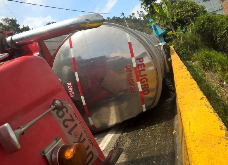 Aún se desconocen las causas del accidente. Foto Cortesía Bomberos Barbosa