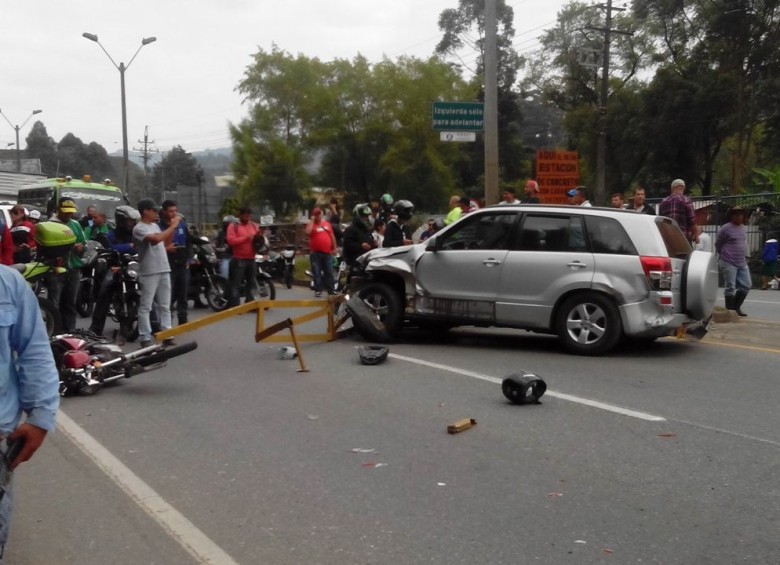 Por accidente hubo paso restringido la autopista Medellín - Bogotá 