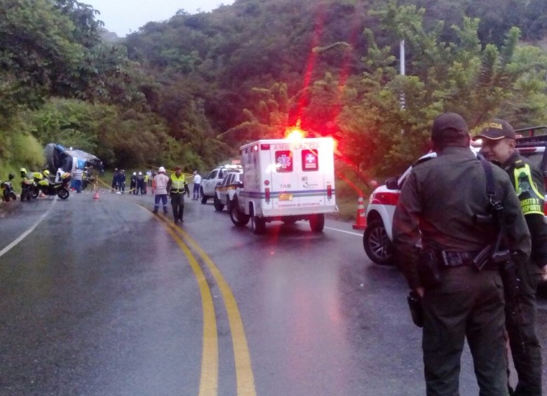 5 muertos y 34 heridos en accidente de bus en Santa Fe de Antioquia