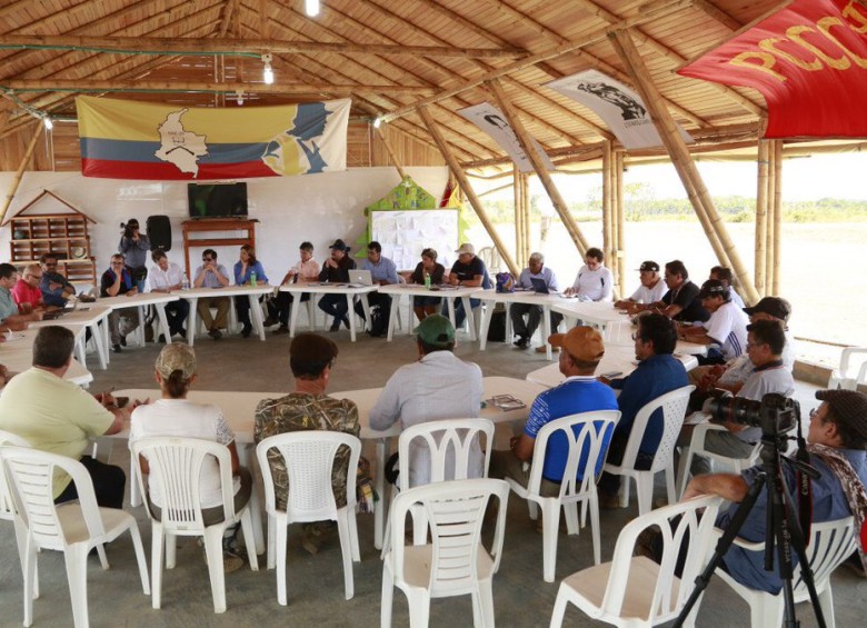 En los Llanos del Yarí se reunieron las Farc y el Gobierno. FOTO @Timochenko_FARC 