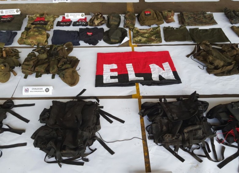 El Ejército también confirmó la incautación de seis fusiles, un lanzagranadas, material de intendencia y abundante munición. FOTO CORTESÍA