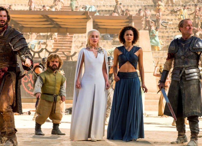 La actriz Nathalie Emmanuel (derecha) interpreta a Missandei en la popular serie de HBO Game of Thrones. FOTO: HBO