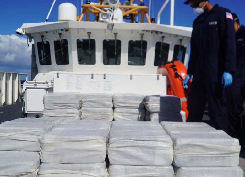 Esta es la tonelada y media de cocaína decomisada en el mar Caribe, a una lancha que había partido desde La Guajira. FOTO: cortesía de la Armada.