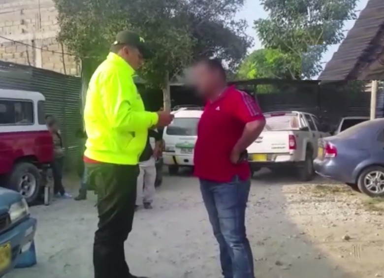 La Dijín de la Policía confirmó este miércoles la desarticulación de una banda de haladores de carros en los municipios de Itagüí, Sabaneta, Bello y Envigado. FOTO CORTESÍA