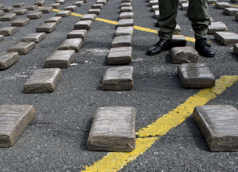 Unas 4,1 toneladas de marihuana, valoradas en 450 millones de pesos, fueron incautadas por la Policía Antinarcóticos de Colombia. FOTO AFP