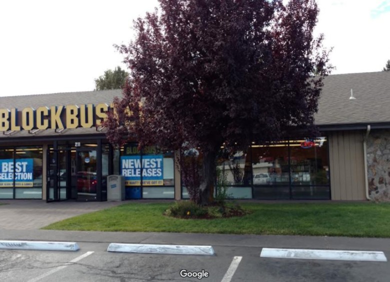 Esta es la última tienda de Blockbuster en Estados Unidos, queda en la población de Bend, en Oregon. FOTO: Google Maps