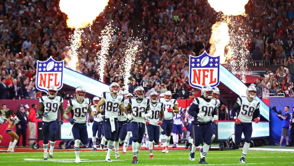 Los Patriots se coronaron campeones al vencer en tiempo extra por 34-28 a los Falcons de Atlanta después de completar una remontada de 25 puntos en el tercer periodo. FOTO AFP
