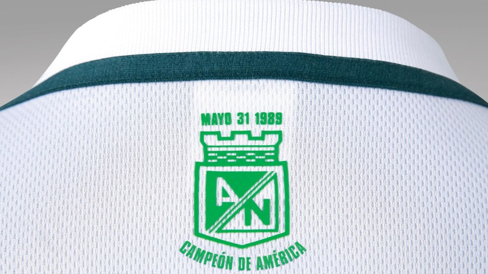 Detalles en la espalda de la nueva camiseta de Atlético Nacional. FOTO Cortesía