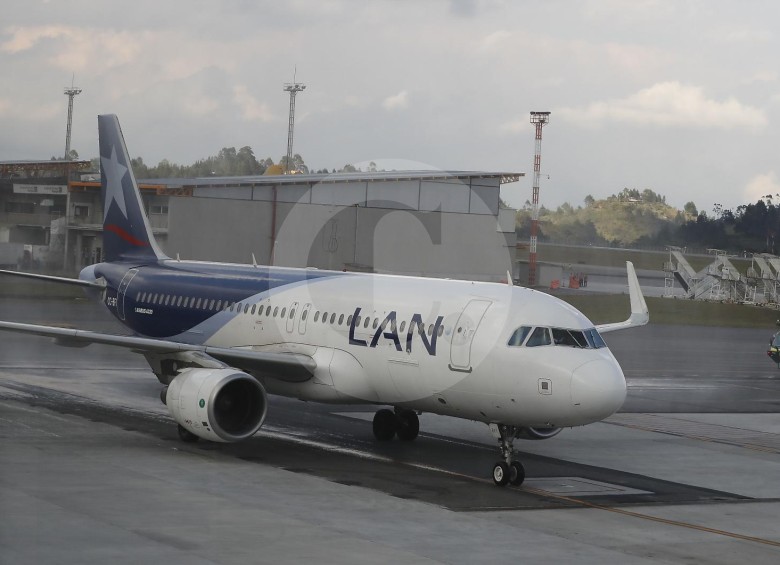 En febrero pasado, la aerolínea presentó el vuelo directo Rionegro - Lima. FOTO MANUEL SALDARRIAGA