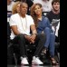 AP - Despu&#233;s de la pelea que fue grabada en un ascensor entre Jay Z y Solange, la hermana de Beyonce, se vio a la pareja en un partido de la NBA.