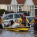 Reuters - Vientos con fuerza de hurac&#225;n interrumpieron el transporte, el suministro el&#233;ctrico en Escocia y generaron inundaciones en algunas zonas.