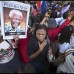 AP - Miles de personas hicieron fila durante varias horas para ver el cuerpo de Nelson Mandela en Pretoria, la capital sudafricana.