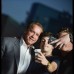 AP - Un joven se toma una selfie con Arnold Schwarzenegger en la premier de la cinta &quot;Sabotage&quot; en Los &#193;ngeles, Estados Unidos.