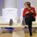 AFP - La canciller alemana Angela Merkel espera al presidente Barack Obama en la reuni&#243;n de la NSS (Nuclear Security Summit).
