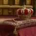 AFP - Felipe IV asumi&#243; la corona en compa&#241;&#237;a de su madre, la reina Sof&#237;a, pero no de su padre, el rey Juan Carlos, quien no asisti&#243; para no restar protagonismo al nuevo monarca.