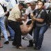 Reuters - Por lo menos dos muertos, 23 heridos y m&#225;s de 25 detenidos dejo este mi&#233;rcoles la jornada de protestas que se registr&#243; en Venezuela, seg&#250;n fuentes oficiales. El pa&#237;s fue escenario de marchas a favor y en contra del Gobierno, con la oposici&#243;n reclamando un cambio en el pa&#237;s y el chavismo denunciando un plan para desestabilizarlo.