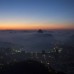 AP - El Pan de Az&#250;car y la Bah&#237;a de Guanabara se ven con un manto de niebla en una ma&#241;ana de esta semana en R&#237;o de Janeiro. Brasil concentra las miradas del mundo a pocos d&#237;as de iniciarse el mundial de f&#250;tbol.