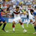 FOTO AFP - Alemania y Argentina igualaron 0-0 al t&#233;rmino de la primera parte. Es la sexta vez en la historia de la final del Mundial que los equipos se van sin goles al descanso .