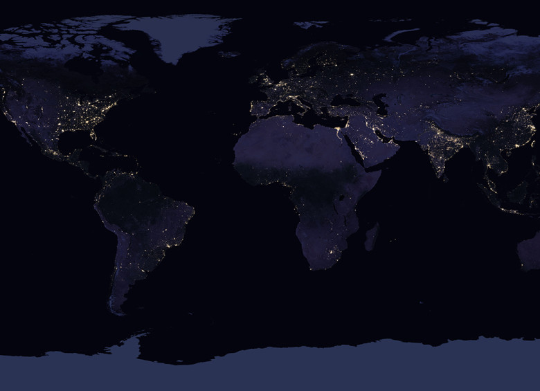 Imagen compuesta de la Tierra de Noche, suministrada por la Nasa en abril pasado. Foto Nasa