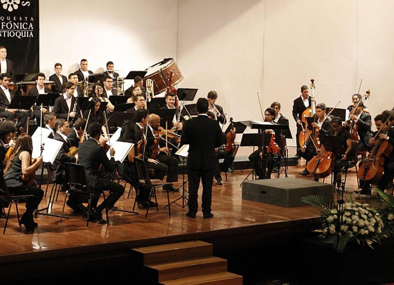 La Orquesta Sinfónica de Antioquia es pionera en su género en Colombia. De historia poco difundida, esta institución se transformó a finales del siglo XX para brindar formación musical, al tiempo de que adelanta su actividad interpretativa. FOTO archivo