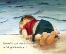 Nilufer Demir fue la fotoperiodista que capturó la imagen de Aylan en las playas turcas: se le había helado la sangre cuando vio el cuerpo del pequeño con su camiseta roja.