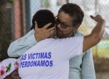 Al referirse a los 34 hombres y la mujer asesinados esa noche de terror, “Iván Márquez” dijo que los miembros de las Farc quieren “rendirle tributo reconociendo su inocencia y su amor por la vida”. FOTO ROBINSON SÁENZ