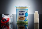 Un yogur Nestle para bebés tiene 9 gramos de azúcar tiene 2,5 terrones de endulzante. FOTO Cortesía Antonio Estrada 