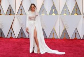 Chrissy Teigen con un traje Zuhair Murad. FOTO Reuters