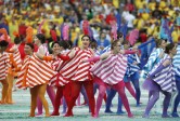 Colorido el vestuario de los bailarines en escena. FOTO AP