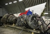 Otras partes del avión fueron presentadas por separado. FOTO AFP