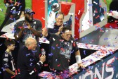 El mariscal de campo, Tom Brady, lideró la mayor remontada en la historia de un partido de Super Bowl. FOTO AFP