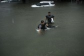 El servicio meteorológico estadounidense calificó como unas inundaciones catastróficas sin precedentes en el este de Texas y en Houston. FOTO AFP
