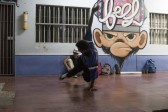 Un promedio de 400 alumnos asisten a clases de B Boy (danza), graffiti, DJ y MC (los pregoneros). FOTO EMANUEL ZERBOS.