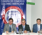 Ricardo Toro Ludeke, presidente de la Junta Directiva; Luis Alfonso Mejía Guerrero, director de la Cámara en Medellín -en el centro-; y Miguel Gómez Martínez, director de la Cámara en el Capítulo Bogotá.