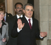 AP El presidente de la República, Álvaro Uribe, adelanta en la tarde de este jueves diversas reuniones con congresistas norteamericanos.