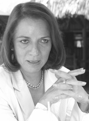 Patricia Lara Salive, Periodista