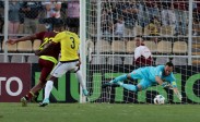 Ospina apareció y lució seguro cuando Venezuela arremetió. FOTO REUTERS