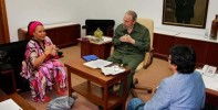 En una de las reuniones, la exsenadora Piedad Córdoba obsequió a Fidel Castro el libro “En busca de Bolívar”, del escritor colombiano William Ospina.