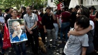 Los cubanos en Santiago de Chile también lloraron la muerte de su líder. FOTO AFP