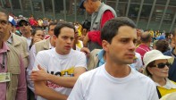 Los hijos de Uribe se subieron a la tarima y tomaron el micrófono para hablar sobre la supuesta persecución de la Fiscalía en contra de políticos del uribismo. FOTO DONALDO ZULUAGA