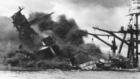 Los generales nipones pensaron erróneamente que destruyendo los viejos acorazados que estaban atracados en Pearl Harbor darían un golpe mortal a la flota estadounidense. FOTO Reuters