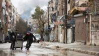 La televisión oficial siria informó de que un proyectil de mortero disparado por “organizaciones terroristas” impactó en el distrito de Al Furqan, bajo el poder de las autoridades, sin registrarse heridos. FOTO AFP