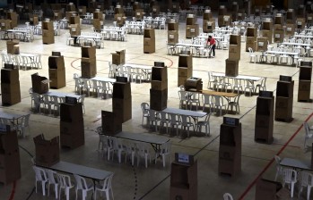 Ya está todo listo para la jornada electoral de este domingo. FOTO AFP. 