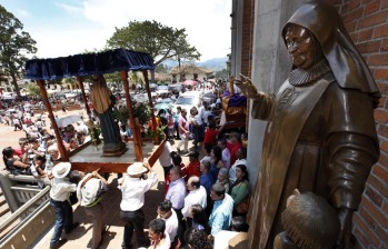 Visitantes en Jericó durante Semana Santa tras la canonización de la Madre Laura. Foto Manuel Saldarriaga